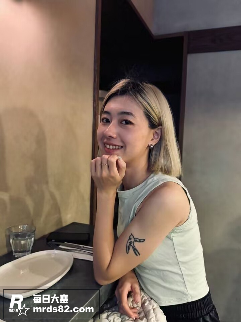 悉尼大学极品反差少女相关图片9