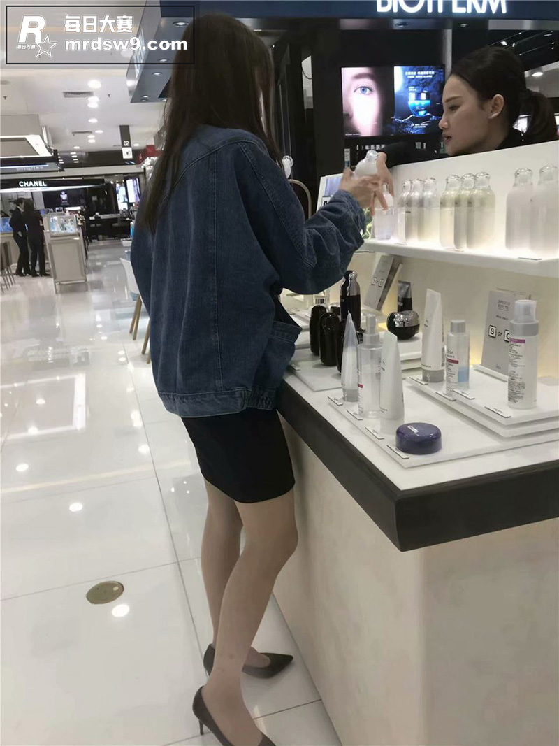 美术学院拜金女大学生相关图片1