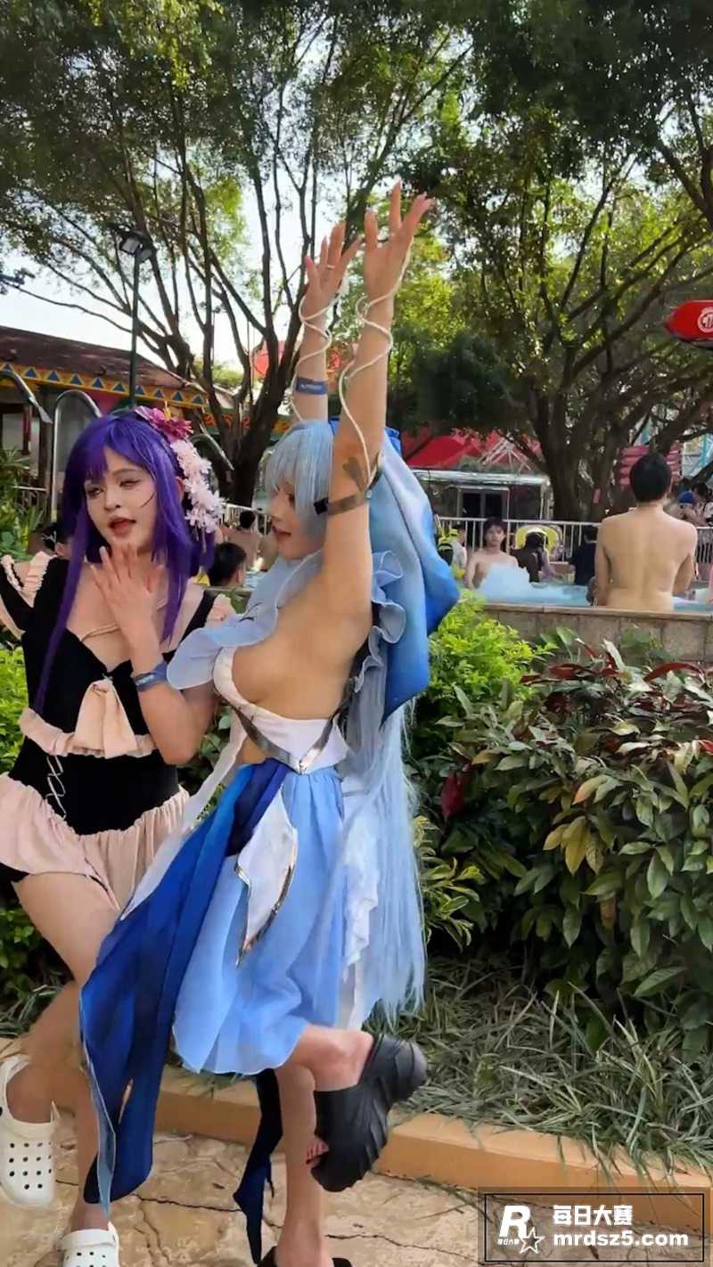 广州长隆 巨乳COS相关图片7