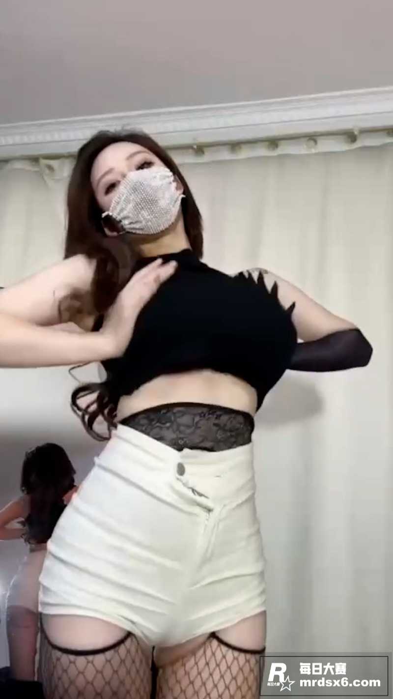 快手巨乳御姐 臻妮 相关图片7