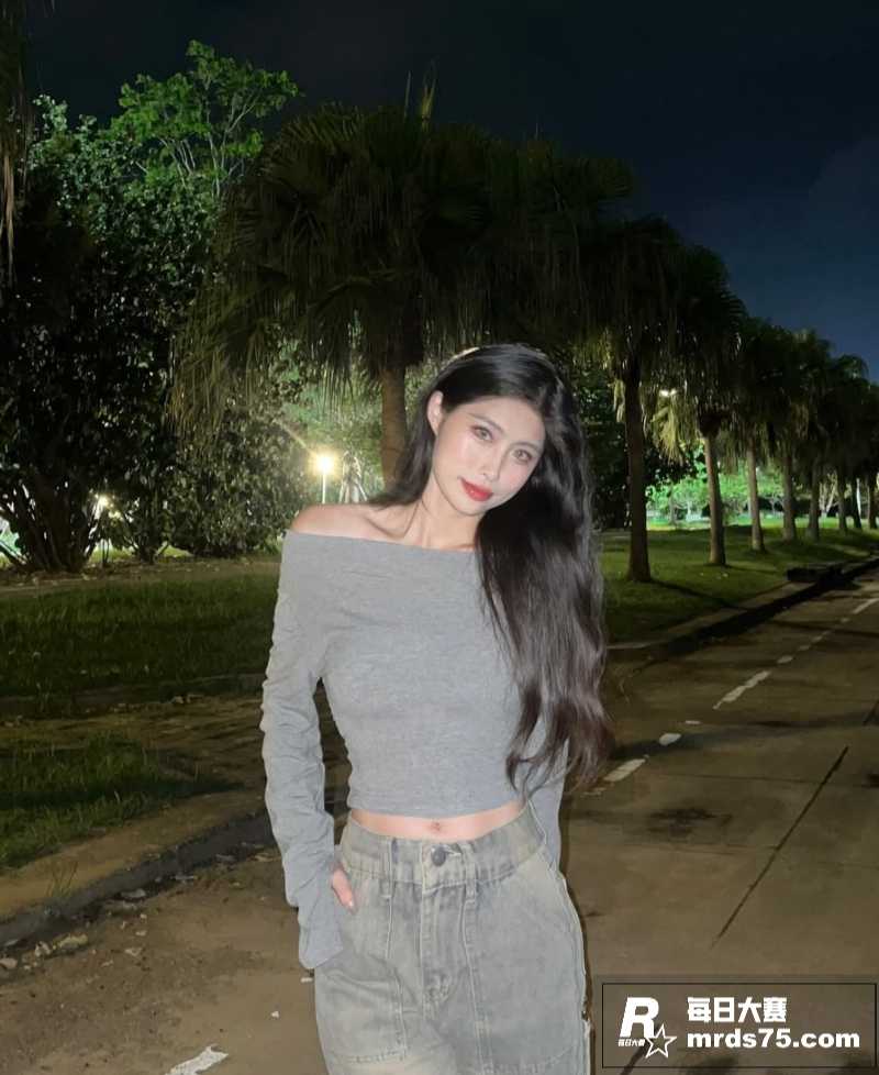 高颜气质美容院老板娘相关图片2