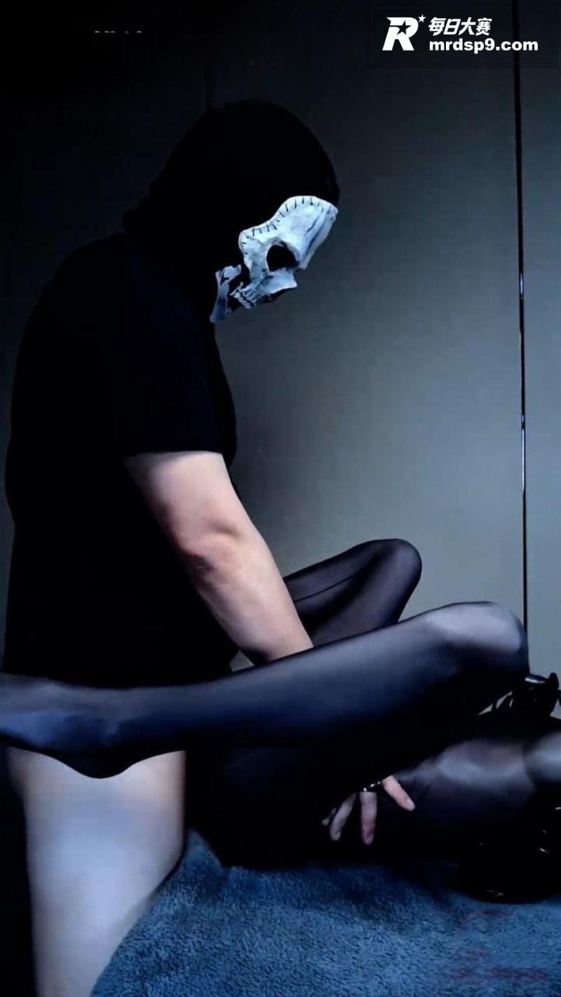 推特美腿女神 Svj相关图片7