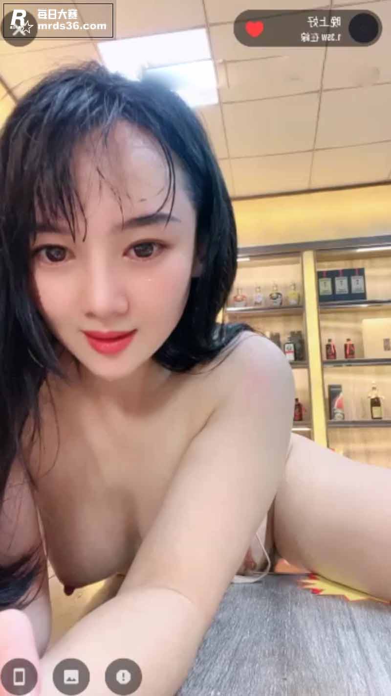 抖音烟酒店人妻老板娘相关图片1