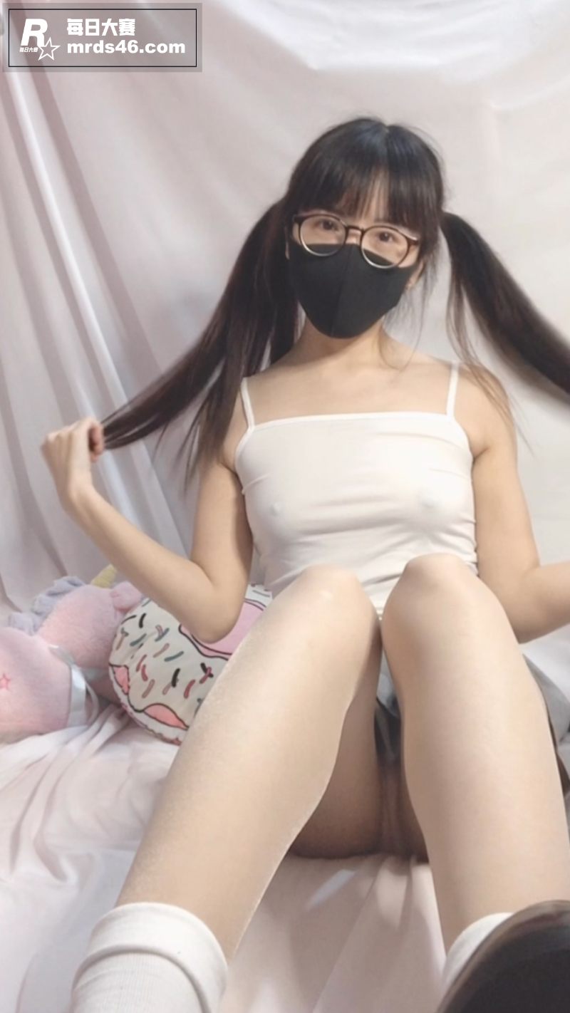 超反差极品眼镜学姐 相关图片1