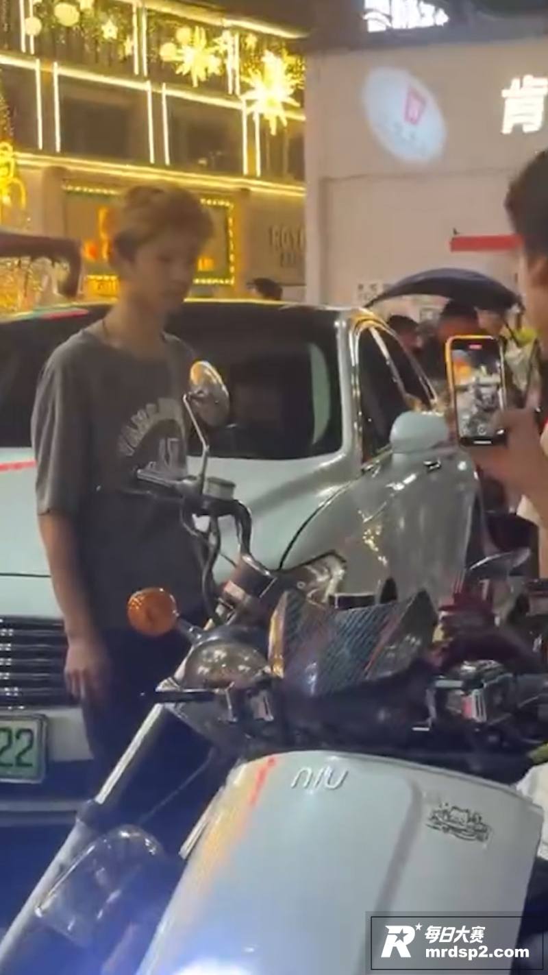 广东潮汕精神小伙街头相关图片2