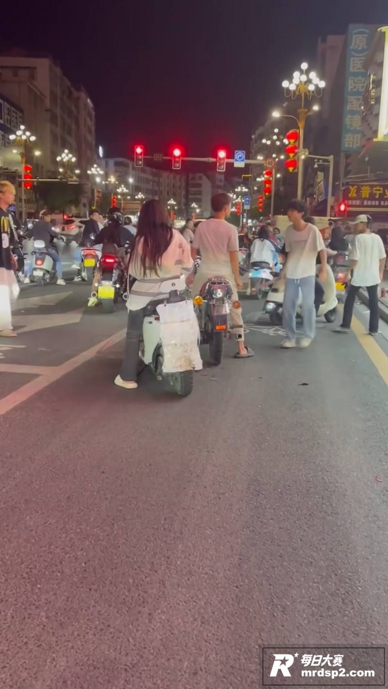广东潮汕精神小伙街头相关图片7