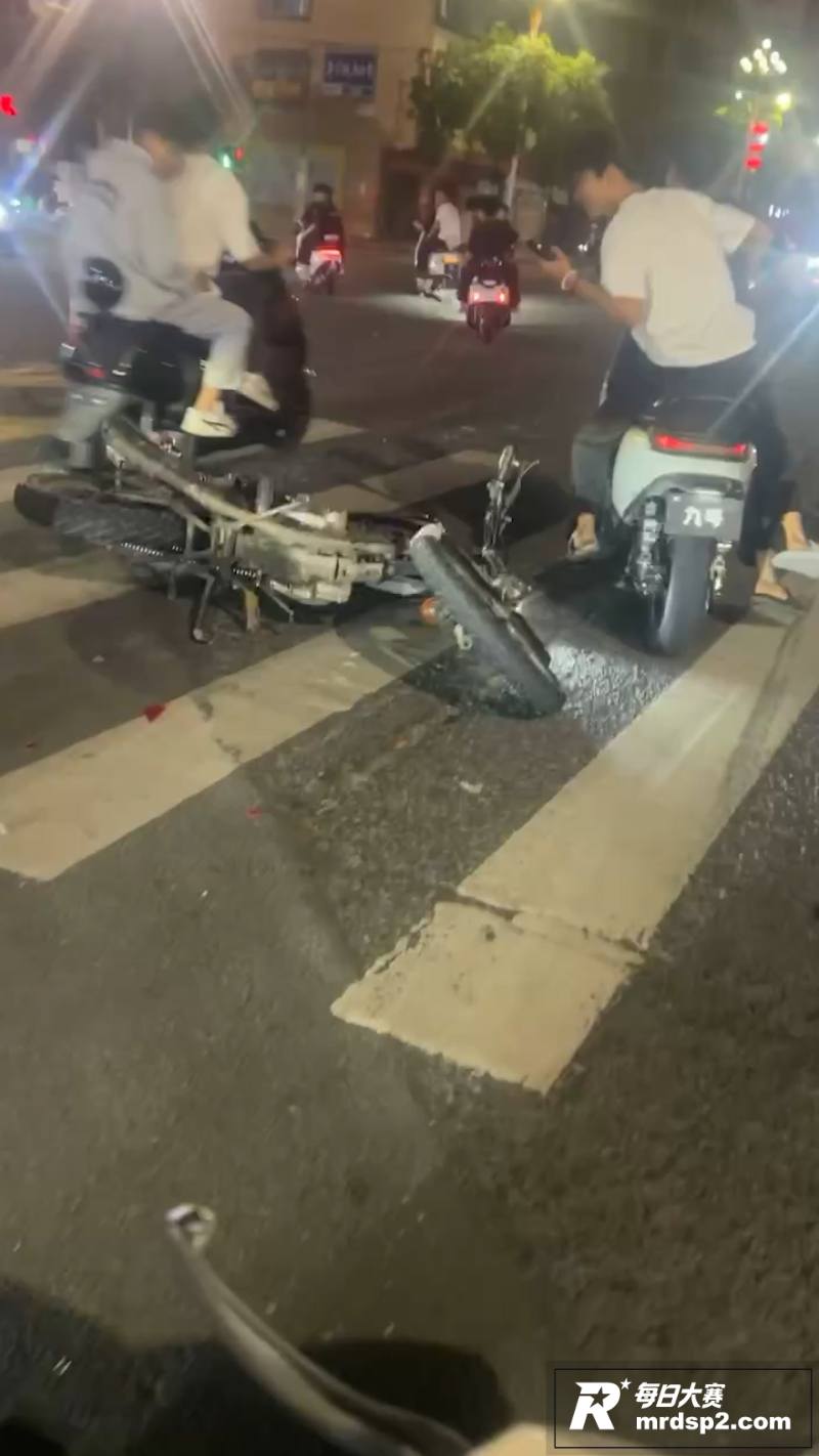 广东潮汕精神小伙街头相关图片9