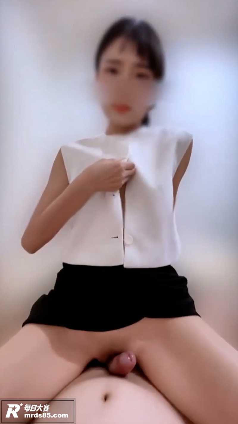 顶级绿帽淫妻 Sol相关图片4