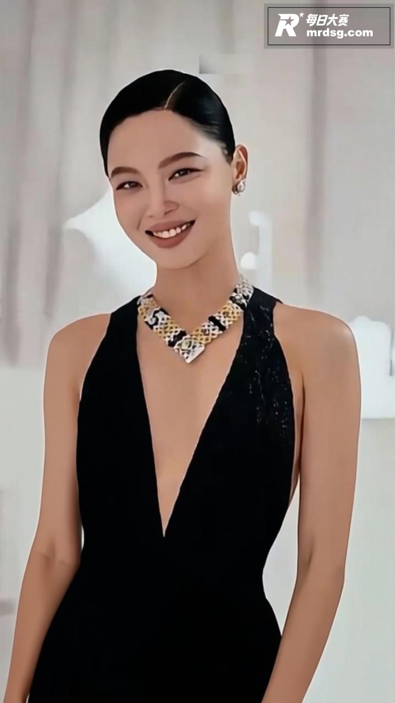 AI脱衣女星 辛芷蕾相关图片1