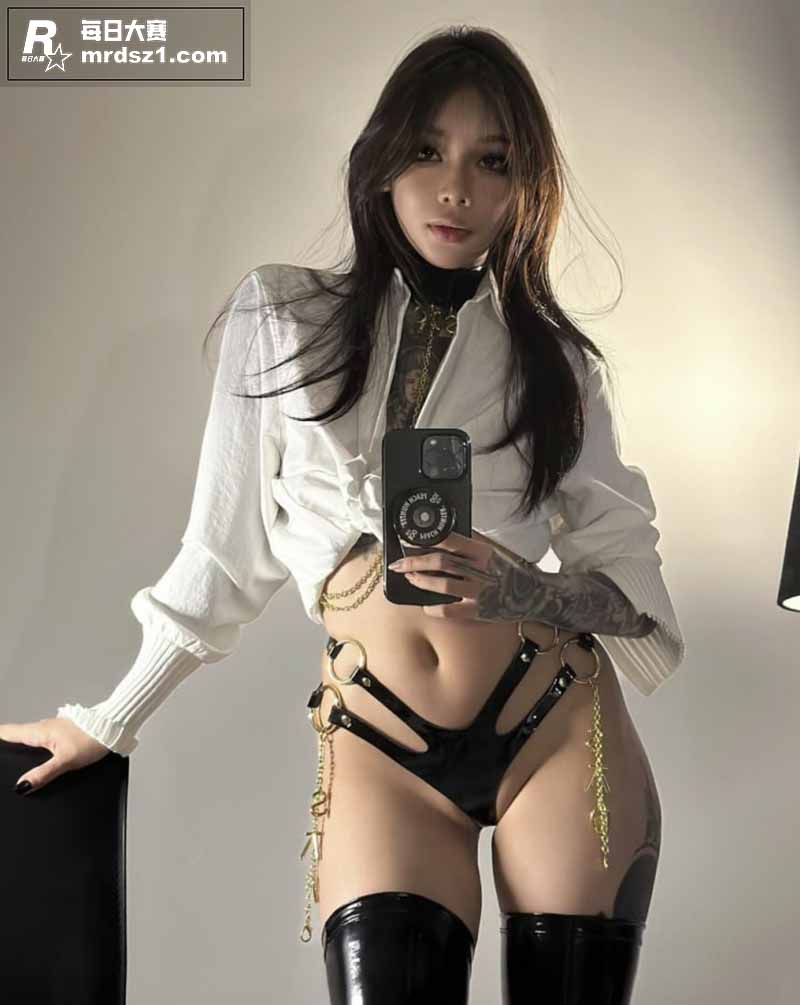 推特超高人气网红女神相关图片1