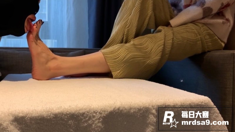 推特足控女王 yiy相关图片3