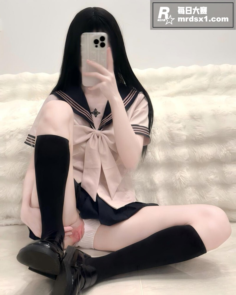 推特白虎萝莉 樰饼d相关图片3