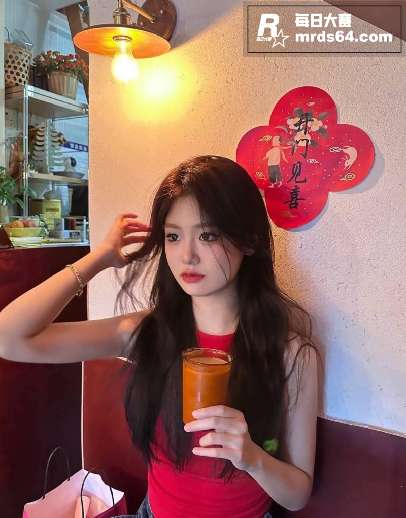 极品清纯反差少女 与相关图片1