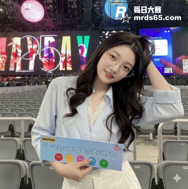 极品反差眼镜婊留学生相关图片6