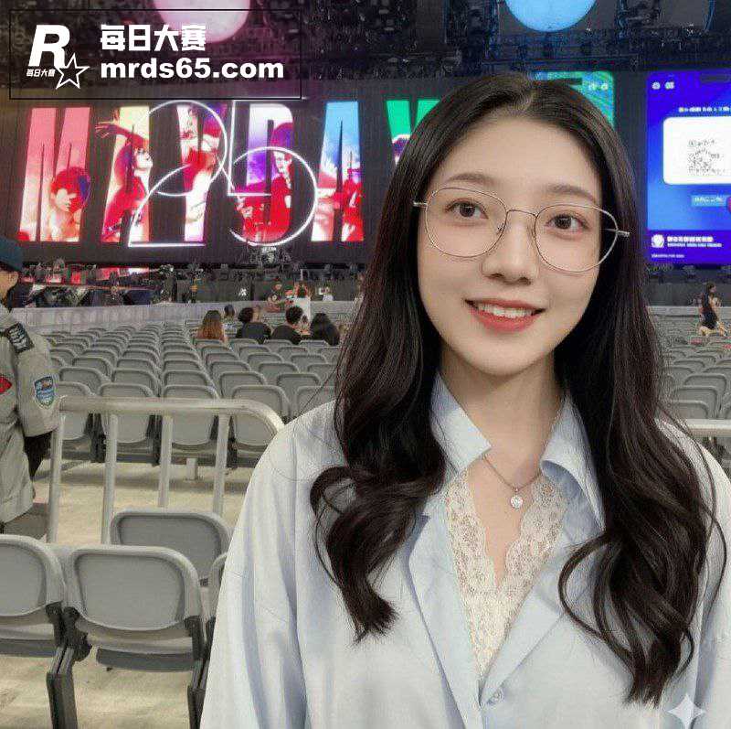 极品反差眼镜婊留学生相关图片7