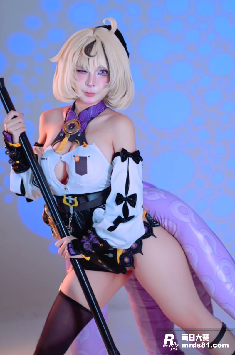 推特高颜值巨乳模特 相关图片2