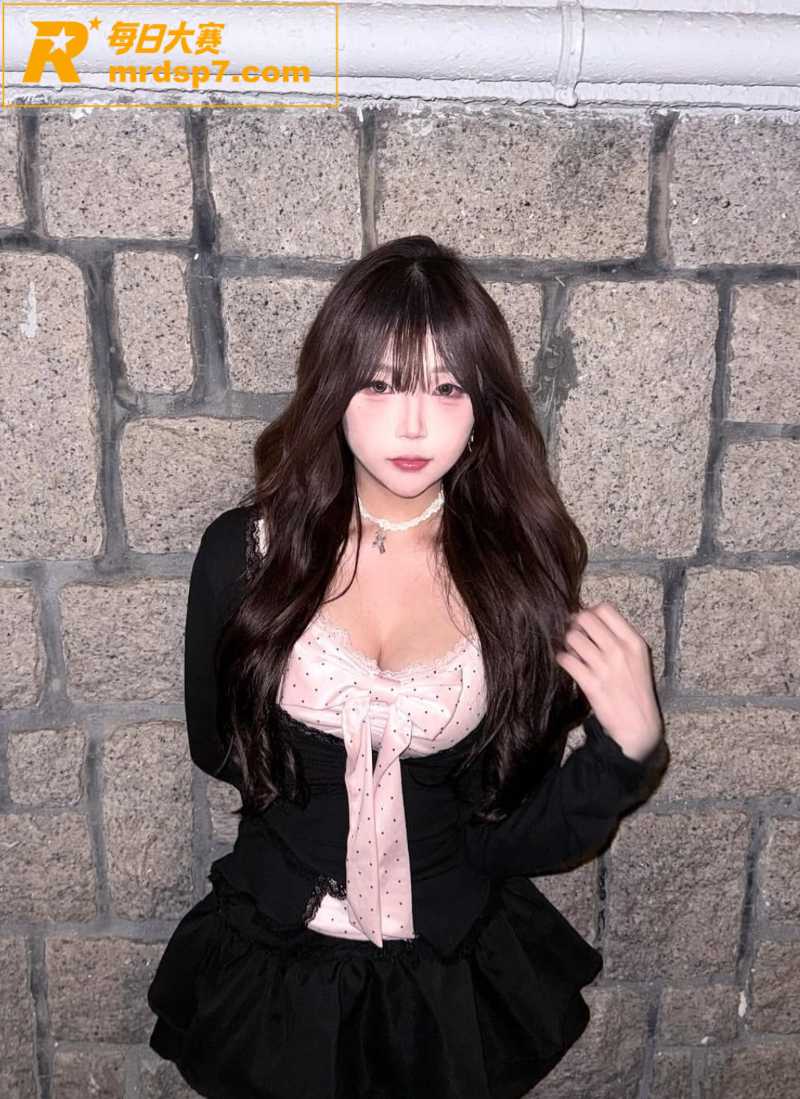 极品高颜值巨乳酒吧陪相关图片4