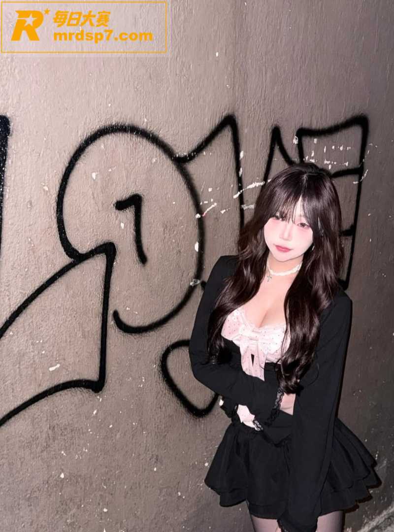 极品高颜值巨乳酒吧陪相关图片6