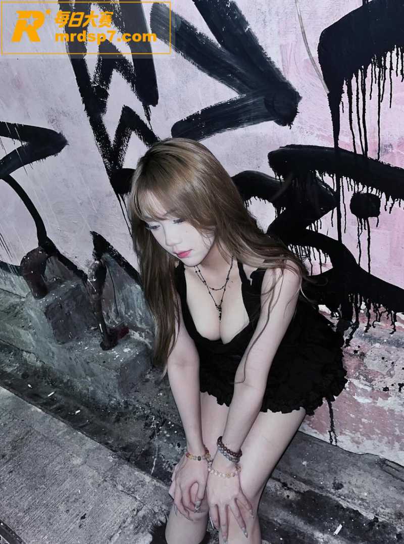 极品高颜值巨乳酒吧陪相关图片7