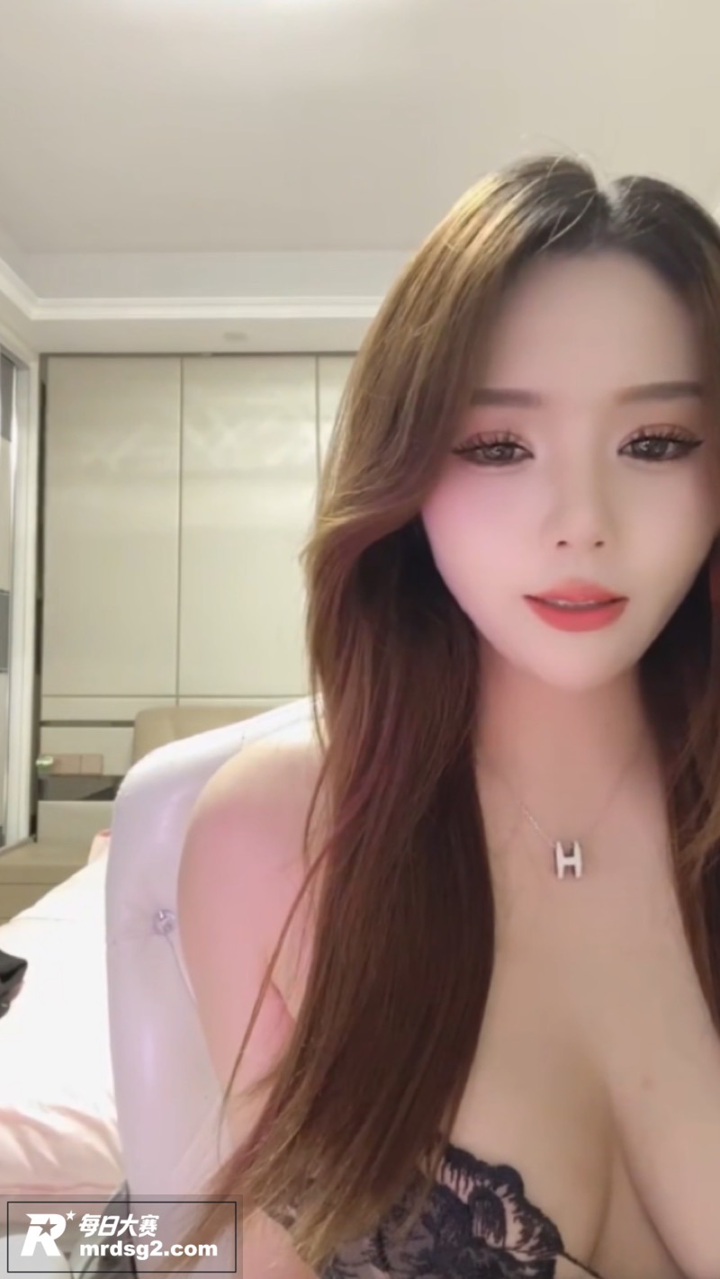 半糖巨乳御姐女神 库相关图片1
