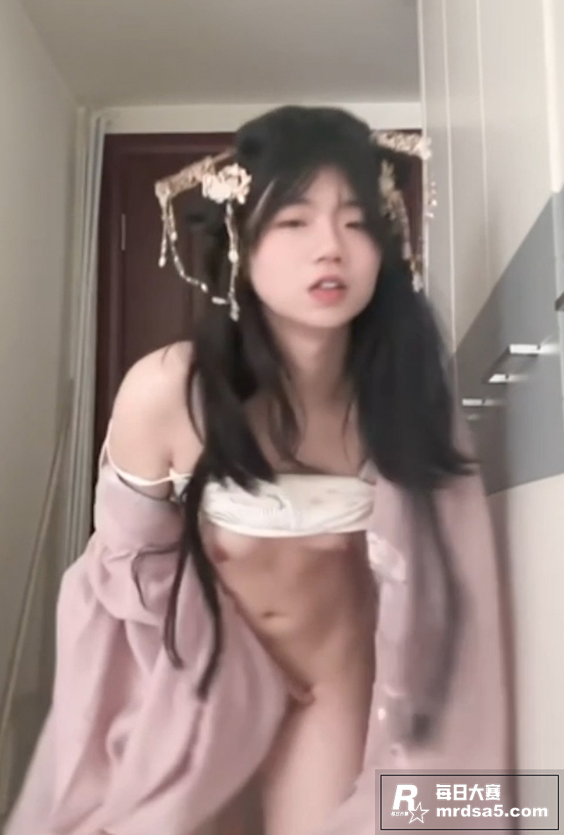 高颜值女大学生 清纯相关图片4