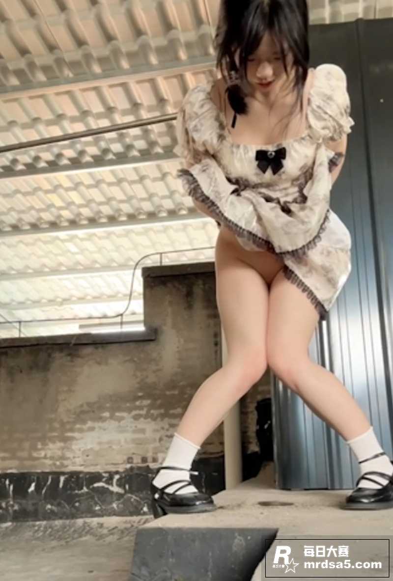 高颜值女大学生 清纯相关图片6