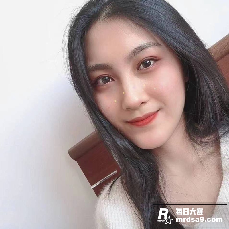极品素人眼镜妹 边玩相关图片1