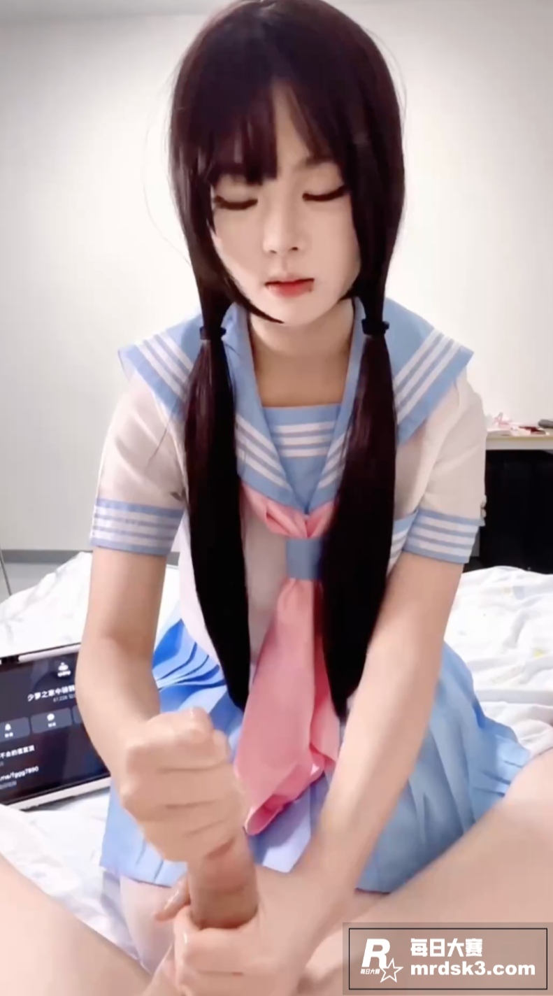 推特极品反差萝莉 小相关图片3