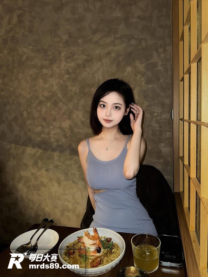 高颜值短发网红美女 相关图片4