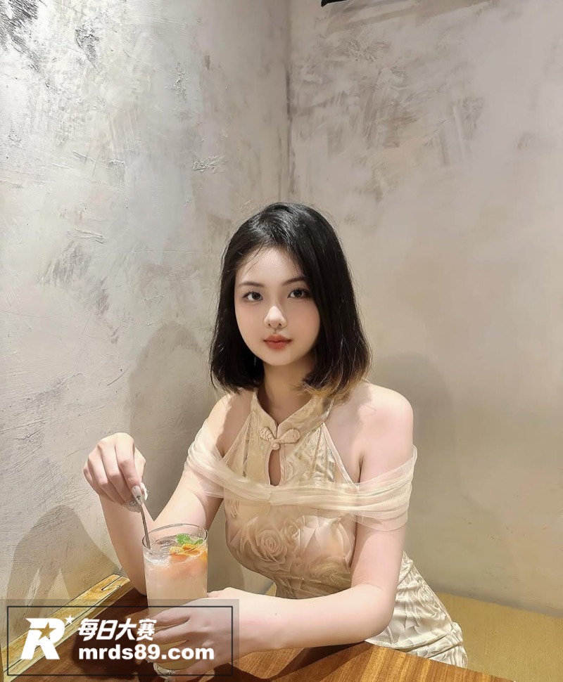 高颜值短发网红美女 相关图片7