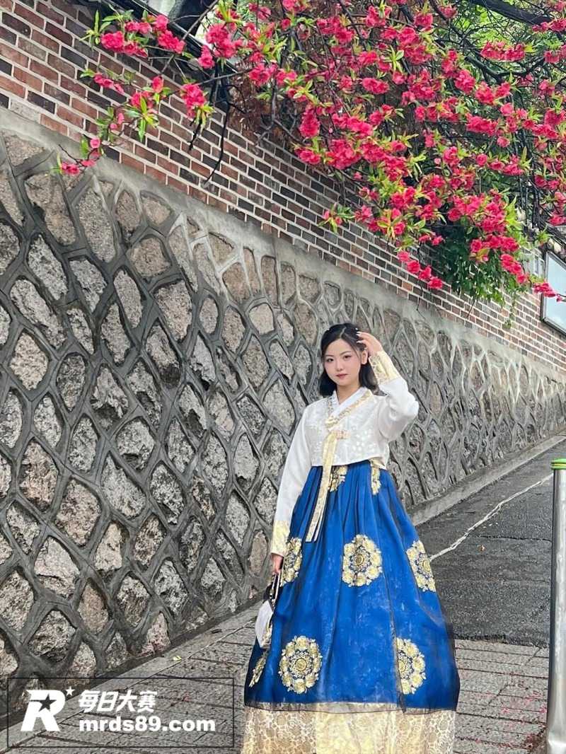 高颜值短发网红美女 相关图片10