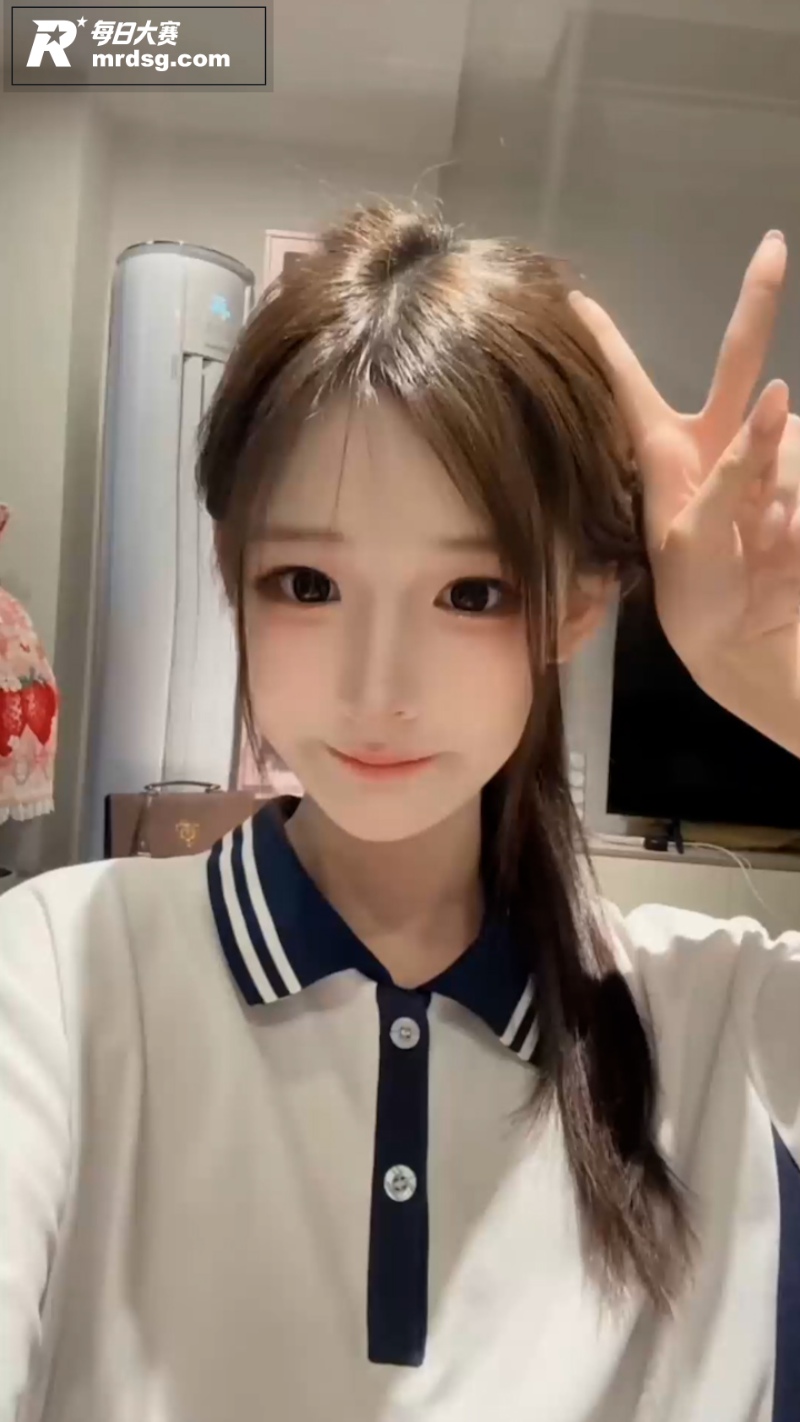 推特极品福利姬 季雨相关图片1