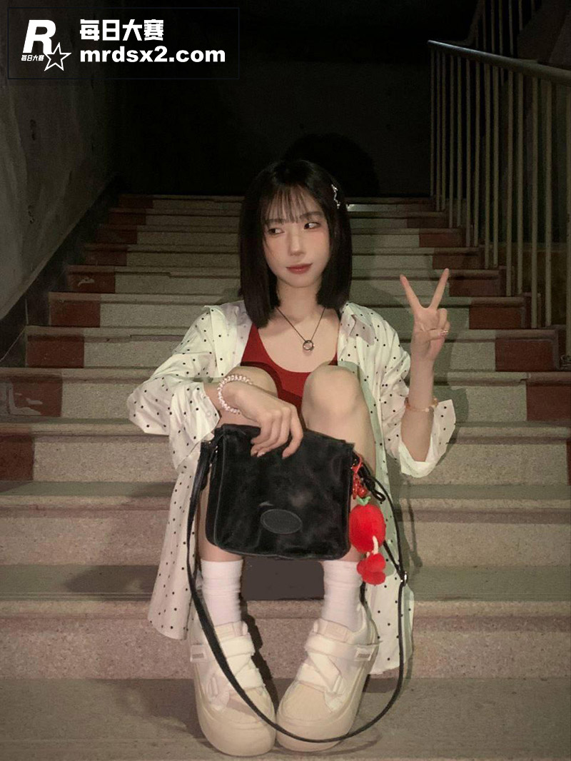 高颜值情侣自拍泄密 相关图片1