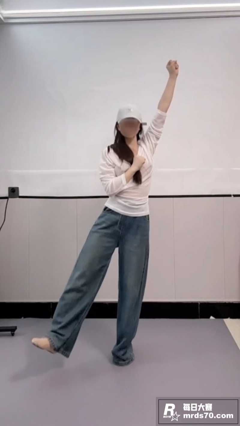 推特顶级骚舞姬 小乔相关图片3