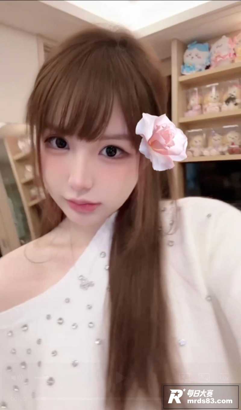 推特高颜值福利姬 巨相关图片2