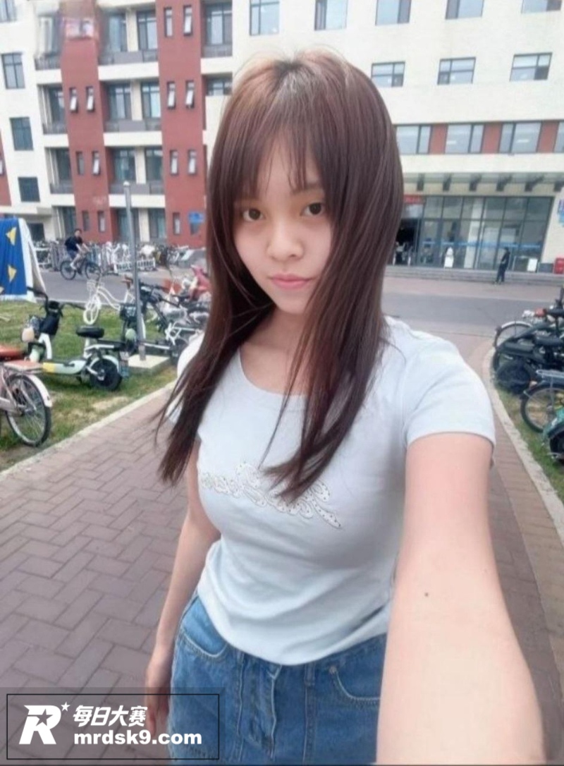 贵州女大学生 沈菲 相关图片1