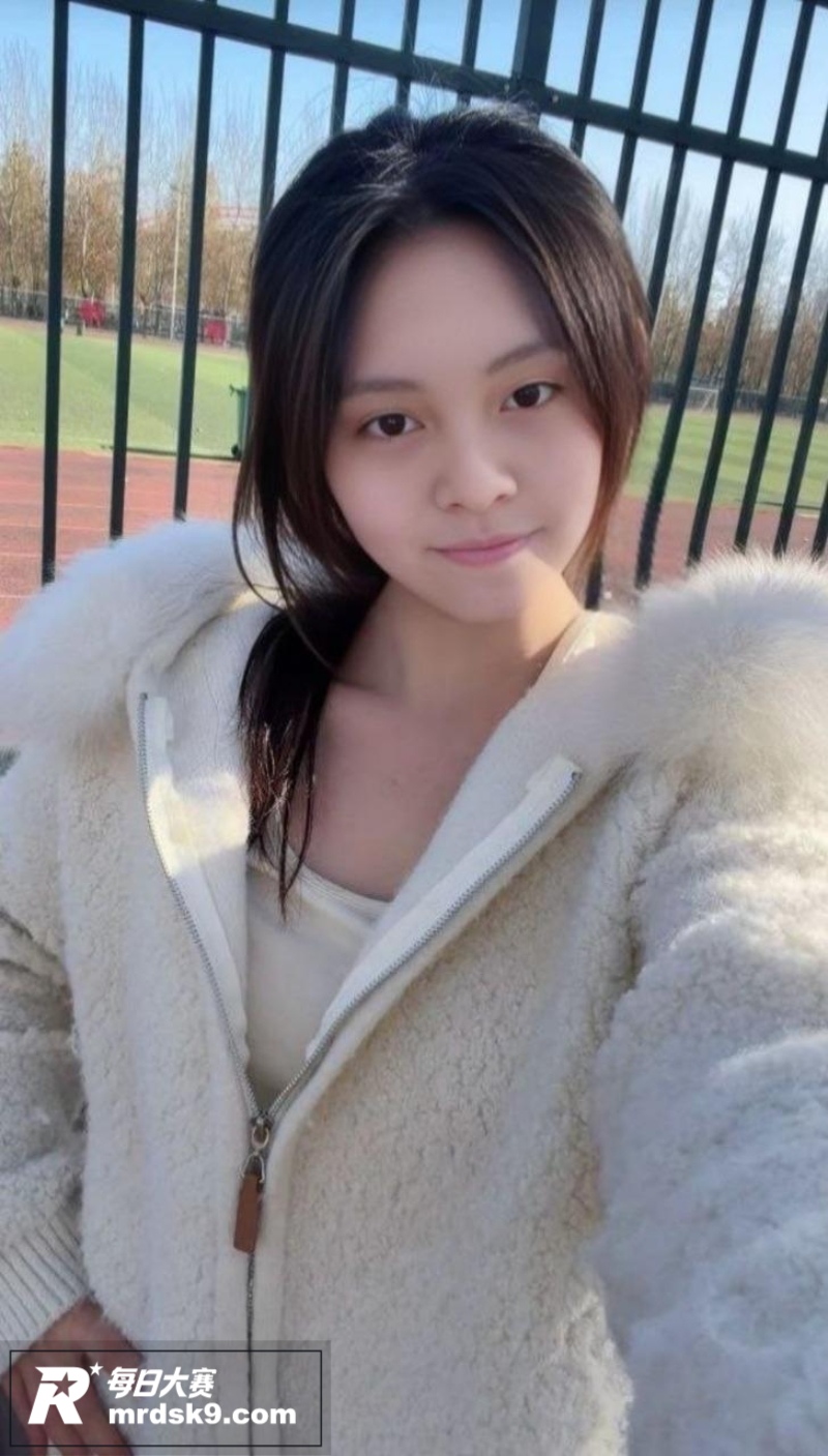 贵州女大学生 沈菲 相关图片3