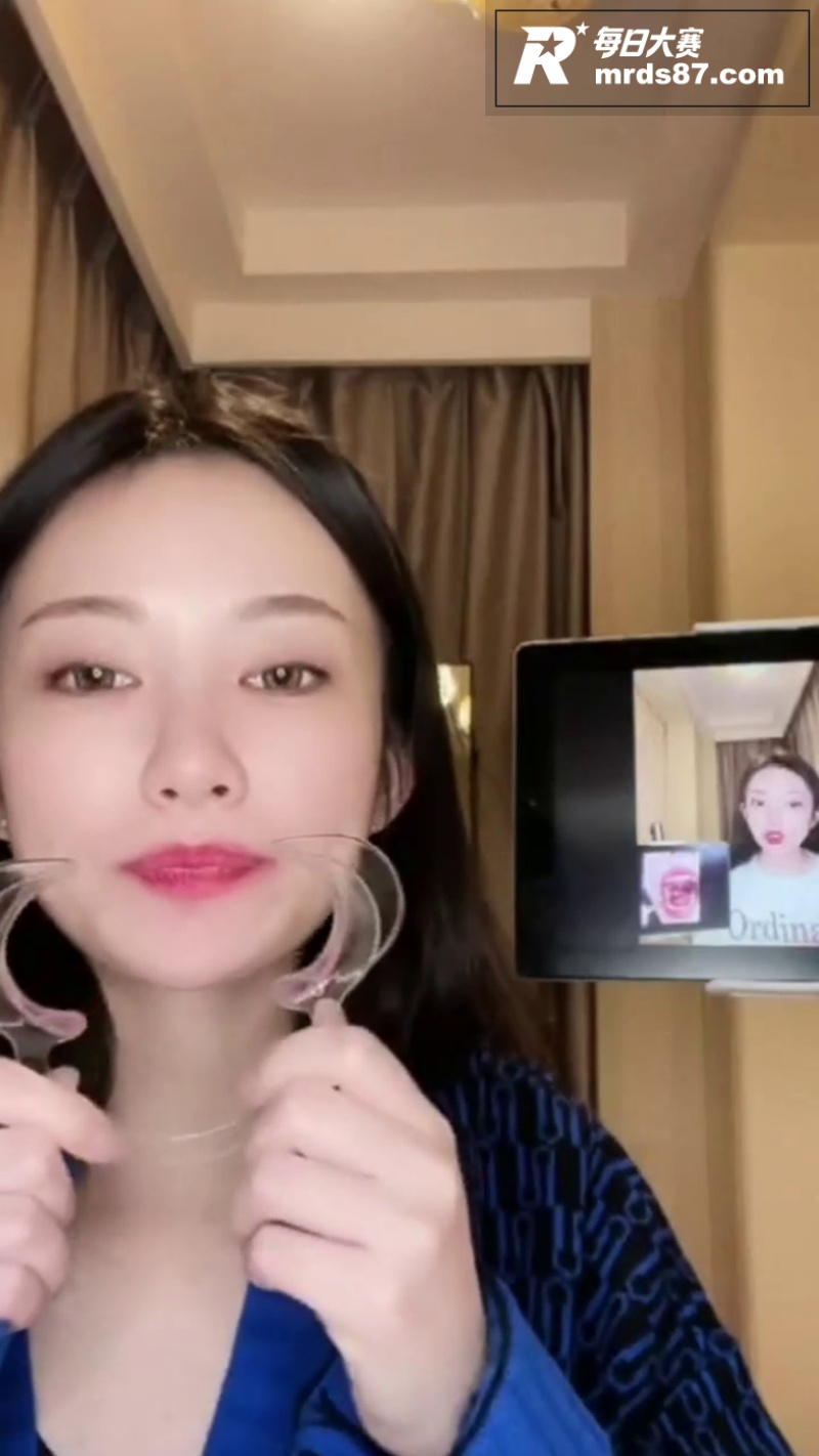 恋物癖系列高颜值美女相关图片1