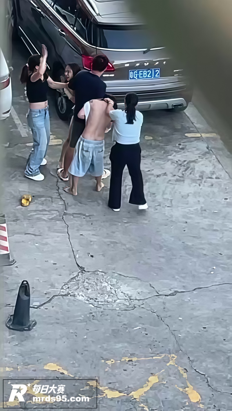 抓奸热瓜 男子出轨被相关图片1