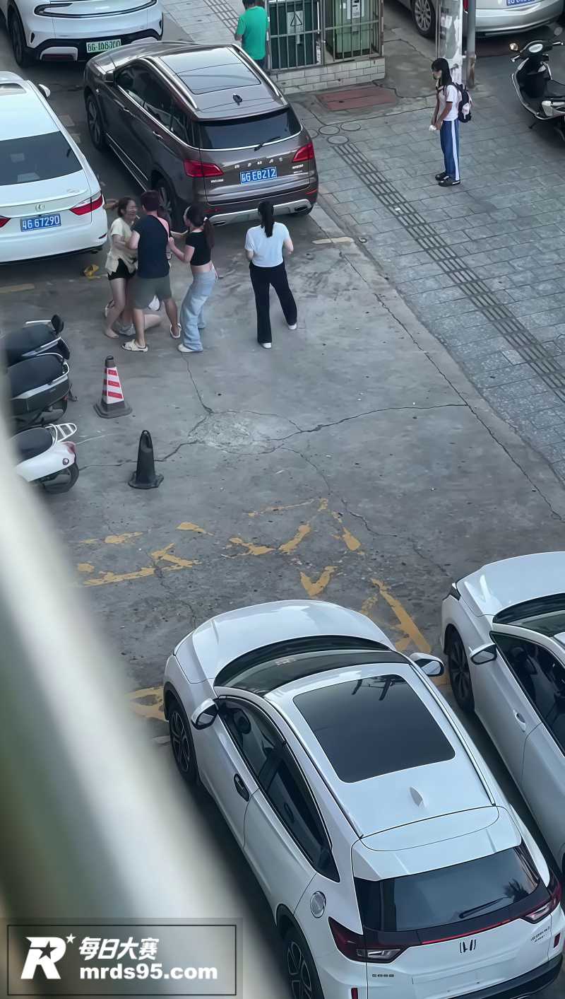 抓奸热瓜 男子出轨被相关图片5