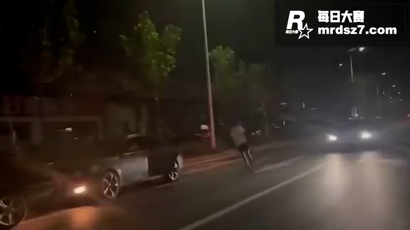 山东枣庄街头 疑似黑相关图片7