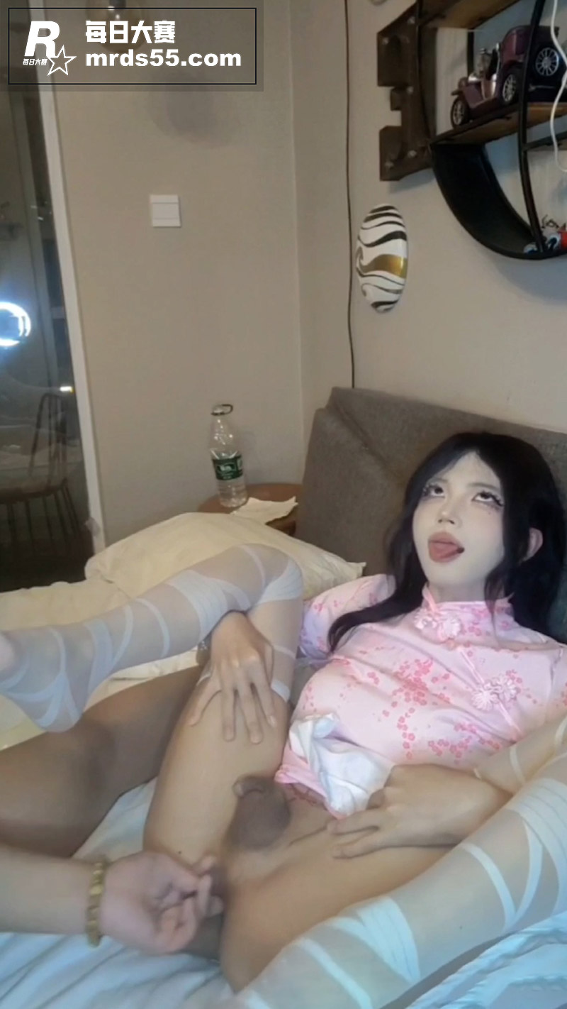 推特知名伪娘 锅包柚相关图片7