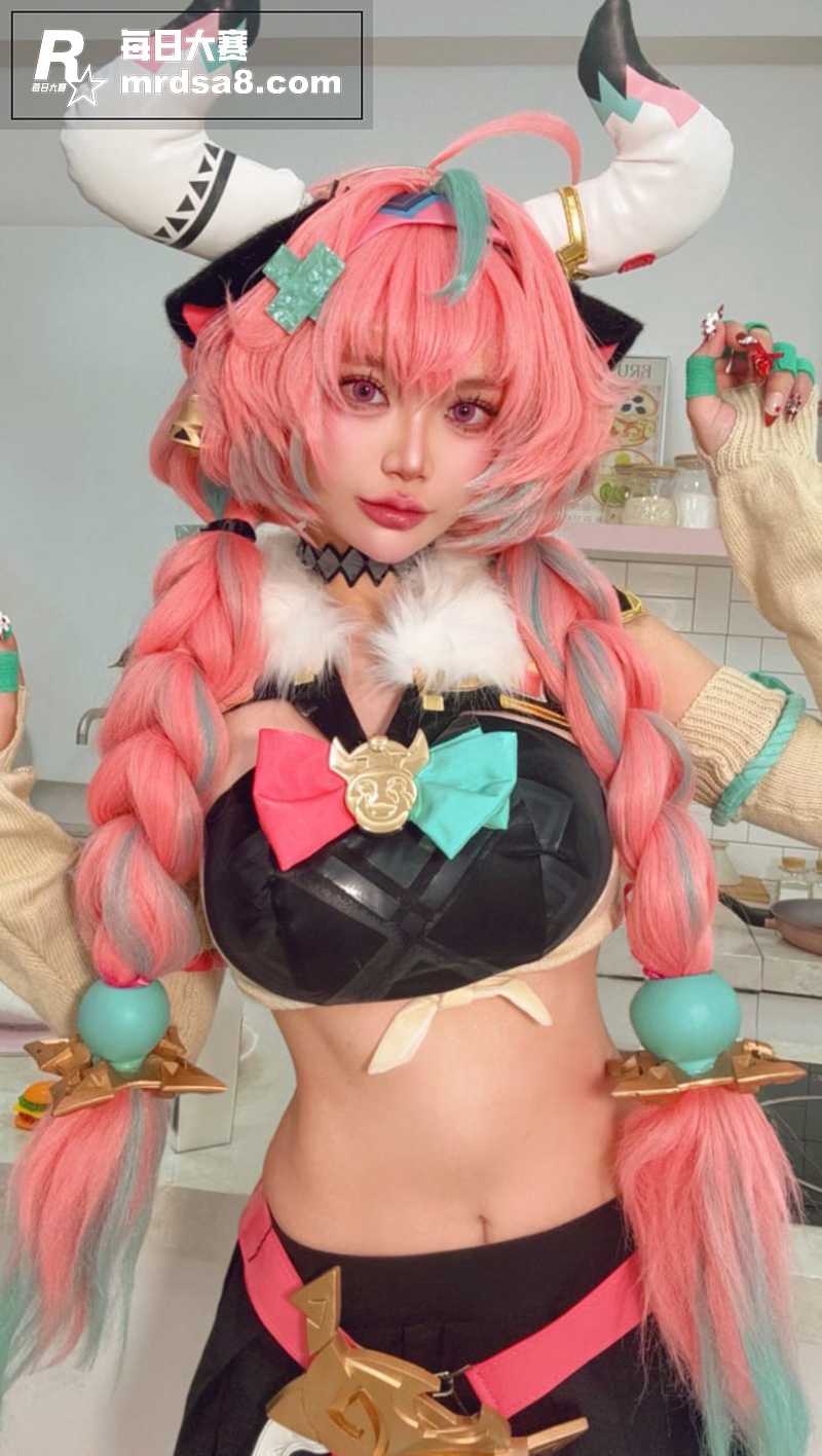 极品巨乳福利姬 Zi相关图片2