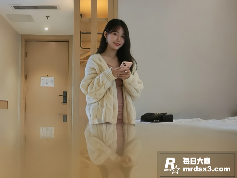 鸭哥探花 粉色连衣裙相关图片1