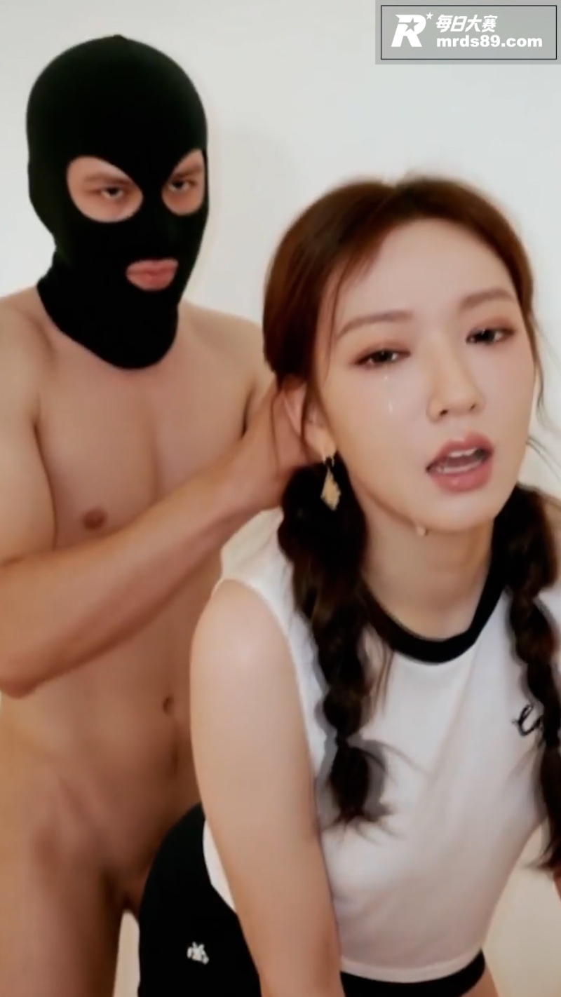 AI脱衣女明星 程潇相关图片4