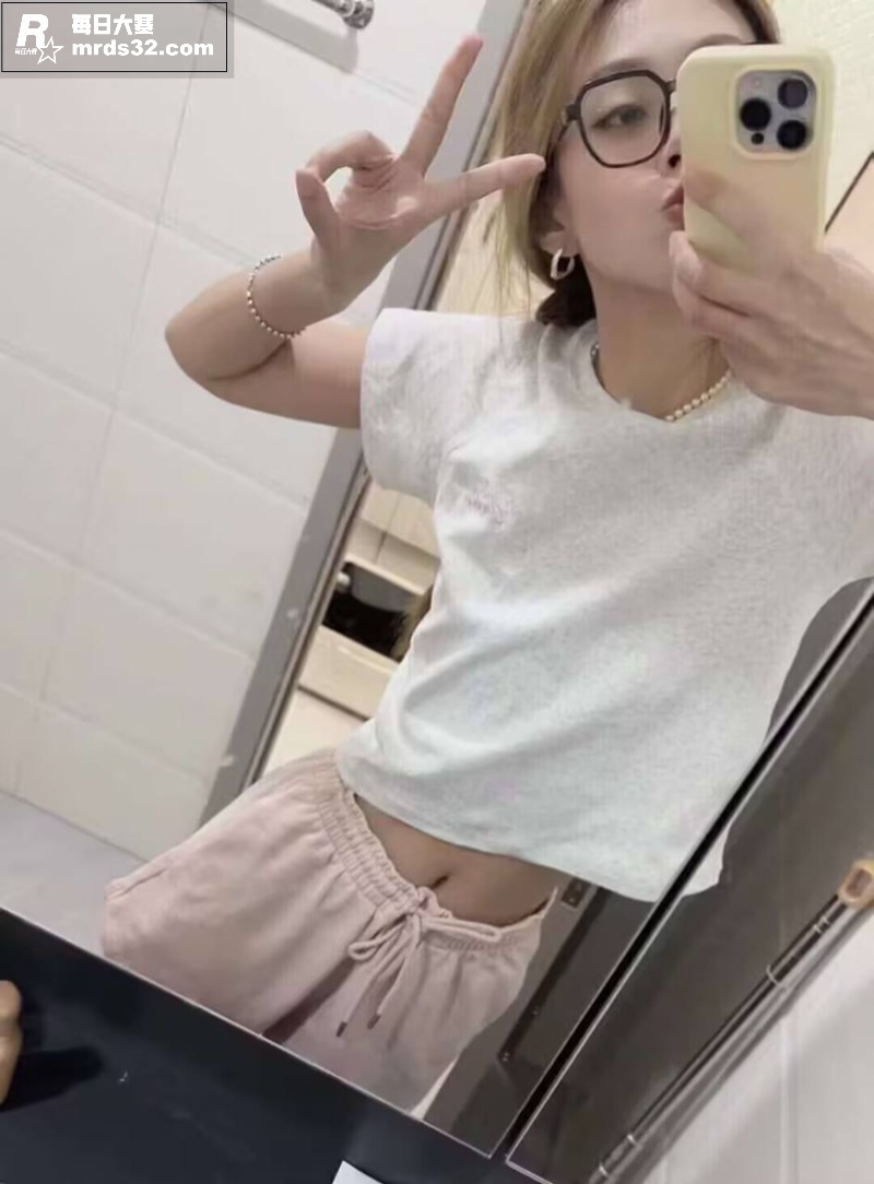 广州职业学院清纯嫩妹相关图片6