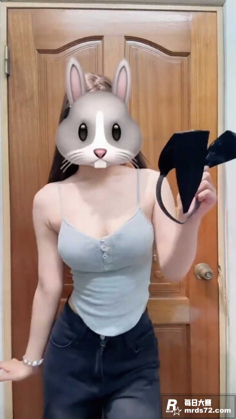 推特巨乳骚舞姬 RI相关图片3