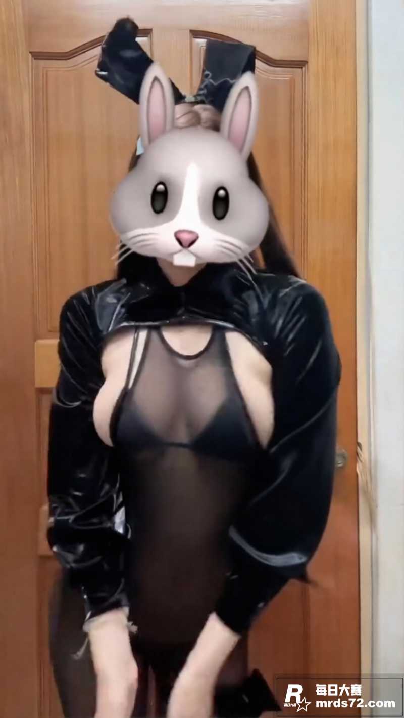 推特巨乳骚舞姬 RI相关图片4