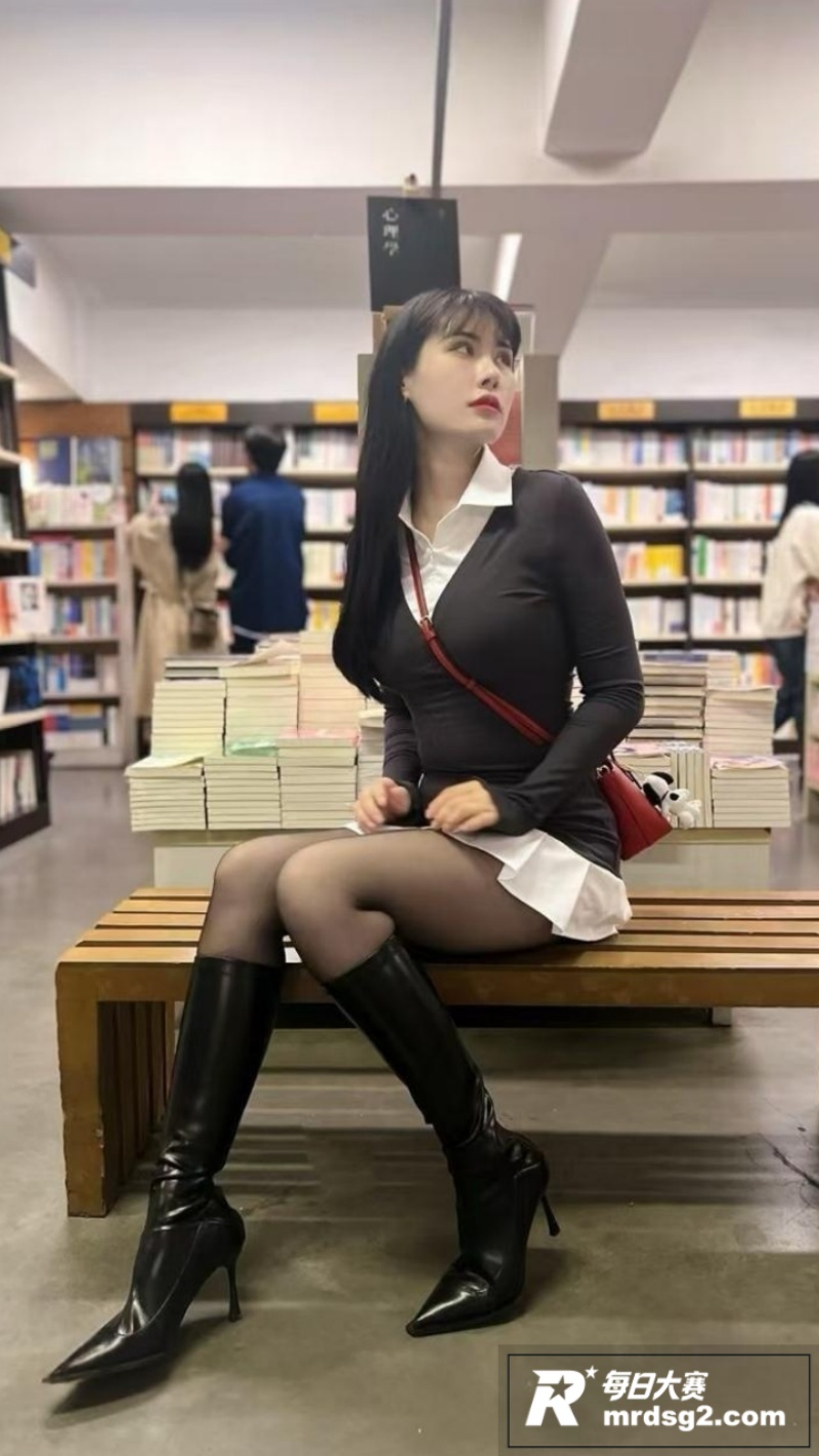 推特约啪大神 Piu相关图片1
