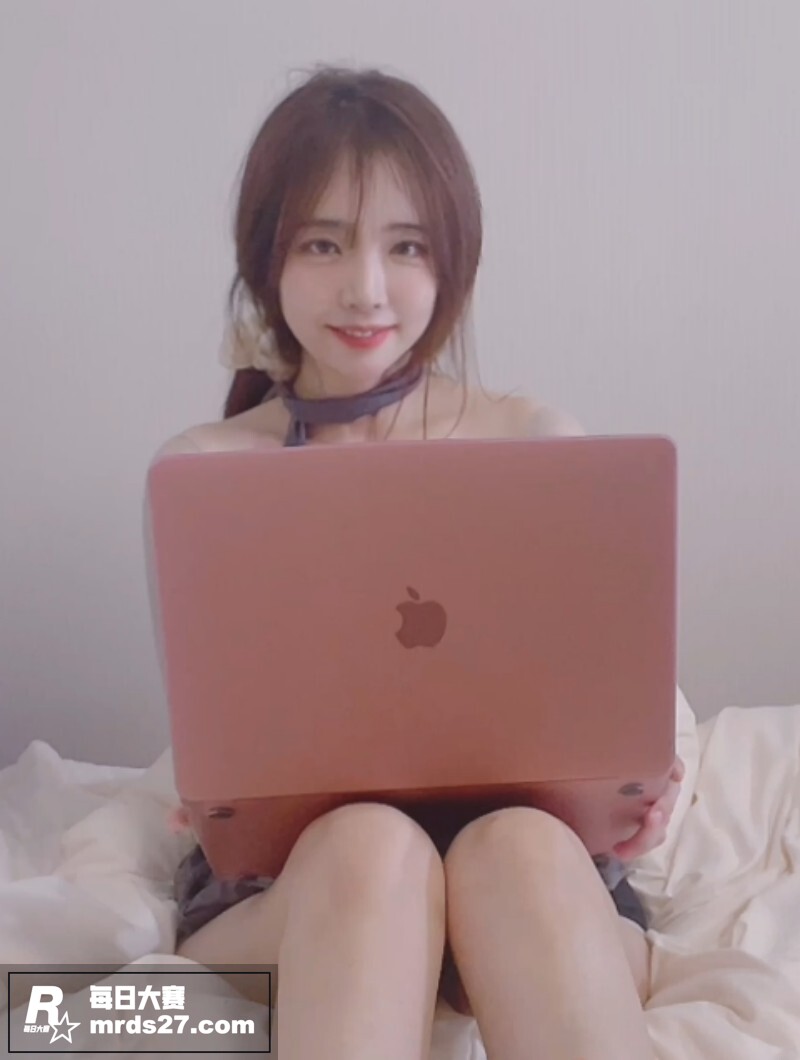 韩国高颜值美乳嫩模 相关图片6